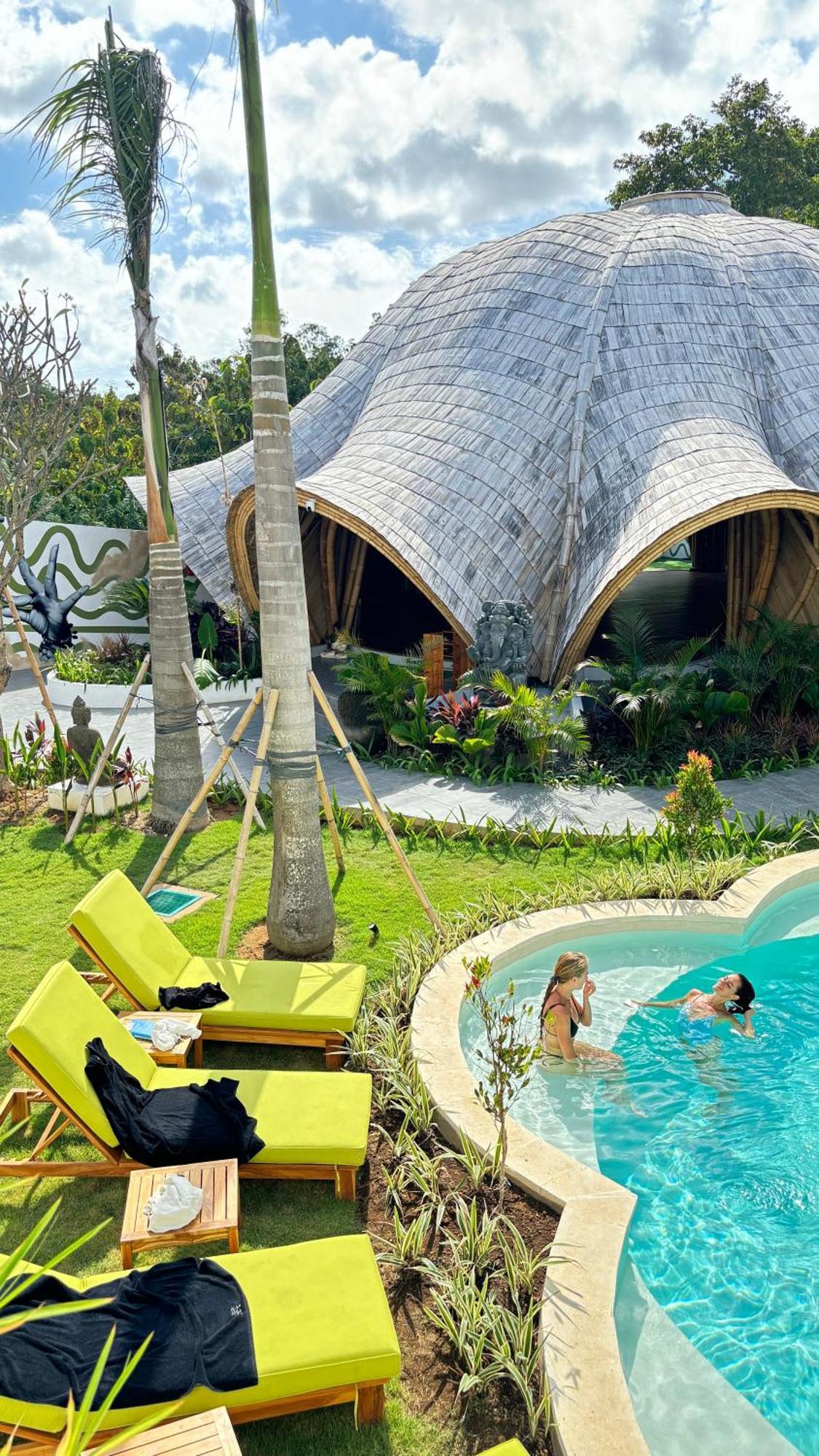 Готель Mantra Wellness Center Улувату Екстер'єр фото